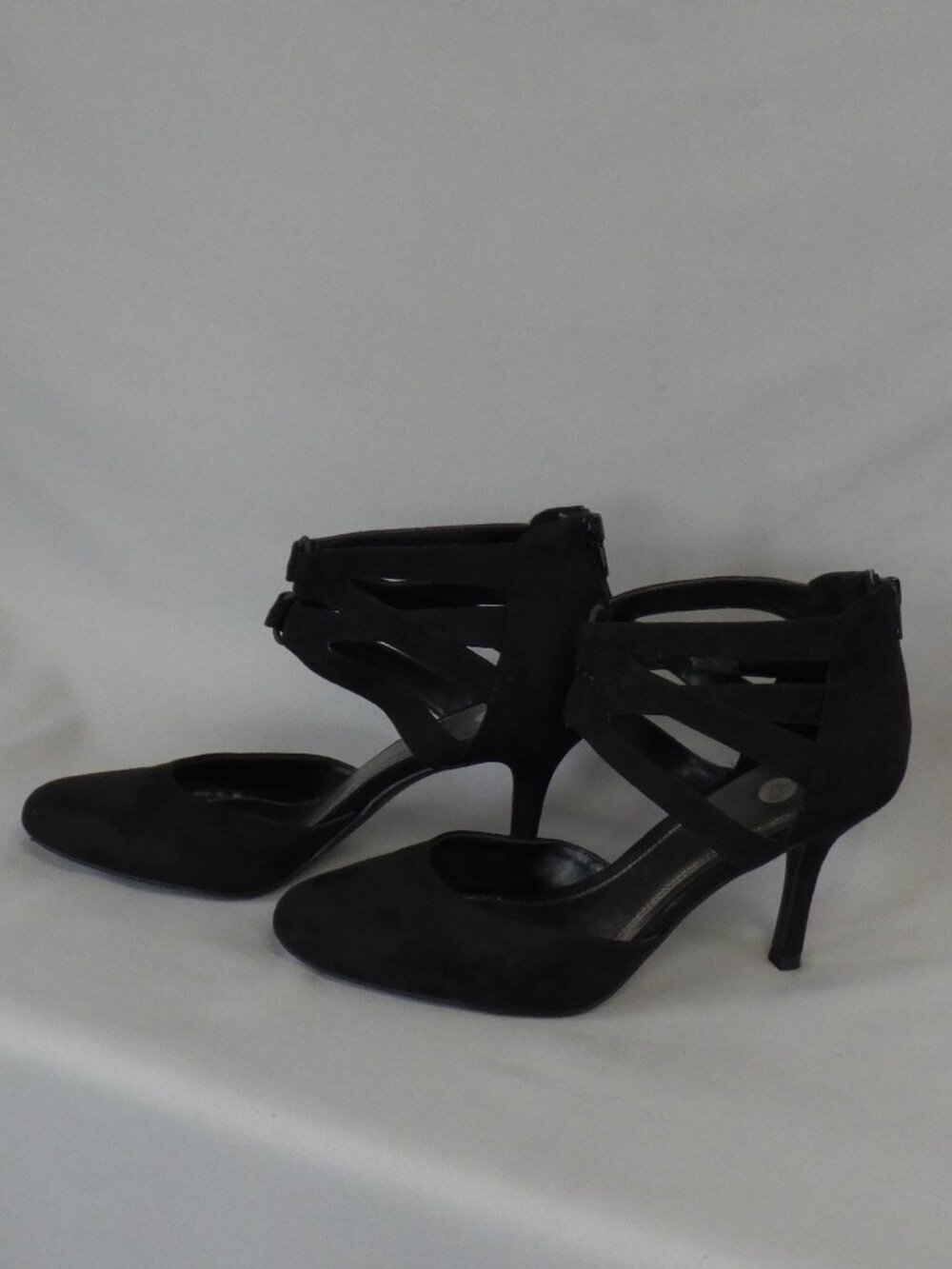 Dressbarn Sammy W Black Suede Heels S27